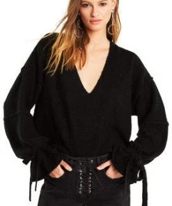 SUMMER SALE Wildfox V Neck Yarn Oracle Sweater