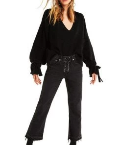 SUMMER SALE Wildfox V Neck Yarn Oracle Sweater