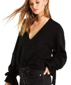 SUMMER SALE Wildfox V Neck Yarn Oracle Sweater